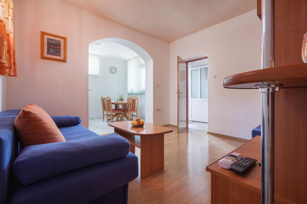 Apartments Dragan Baška Voda Eksteriør billede