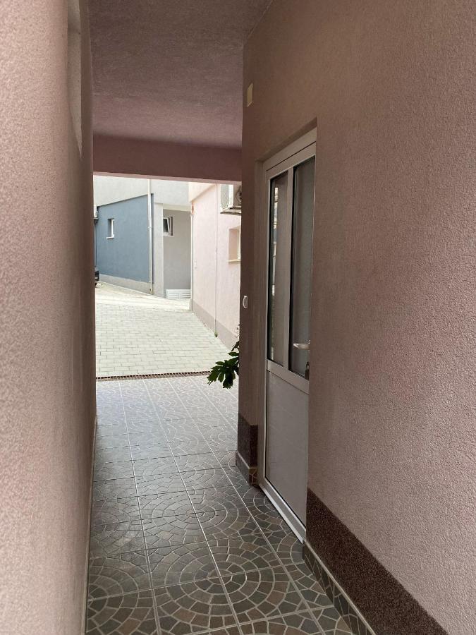 Apartments Dragan Baška Voda Eksteriør billede