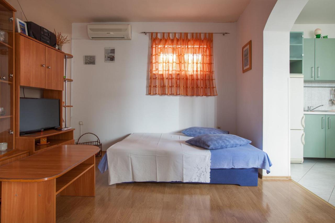 Apartments Dragan Baška Voda Eksteriør billede